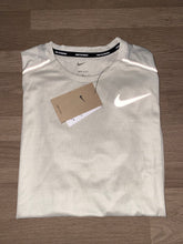 Load image into Gallery viewer, Nike miler 1.0 T-shirt in beige
