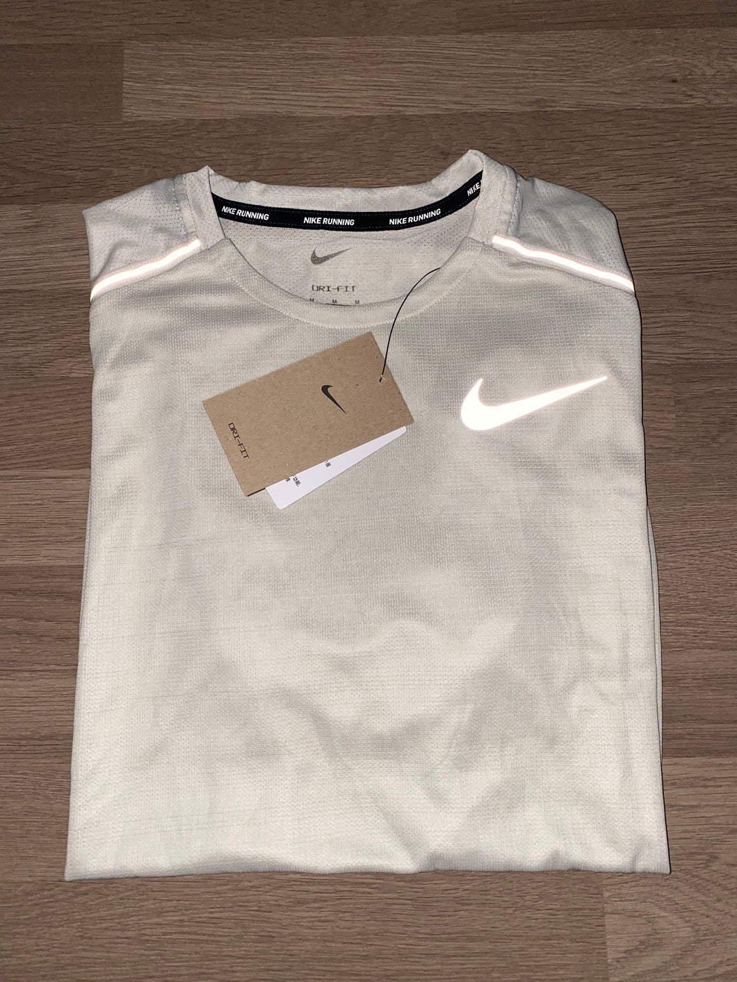 Nike miler 1.0 T-shirt in beige