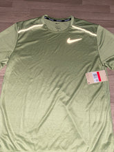 Load image into Gallery viewer, Nike miler 1.0 T-shirt in khaki
