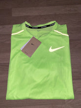 Load image into Gallery viewer, Nike miler 1.0 Ghost green
