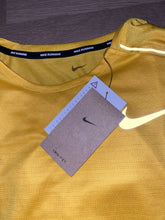 Load image into Gallery viewer, Nike miler 1.0 T-shirt in sulphur yellow
