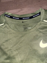 Load image into Gallery viewer, Nike miler 1.0 T-shirt in khaki
