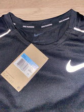 Load image into Gallery viewer, Nike miler 1.0 T-shirt in black
