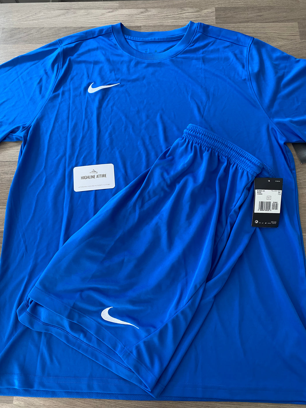 Nike academy set in electric blue